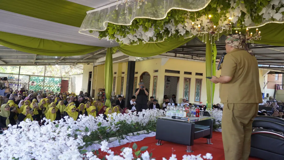 Diky Candra jembatani bantuan Komeng dan Lola