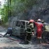 mobil Toyota Kijang terbakar