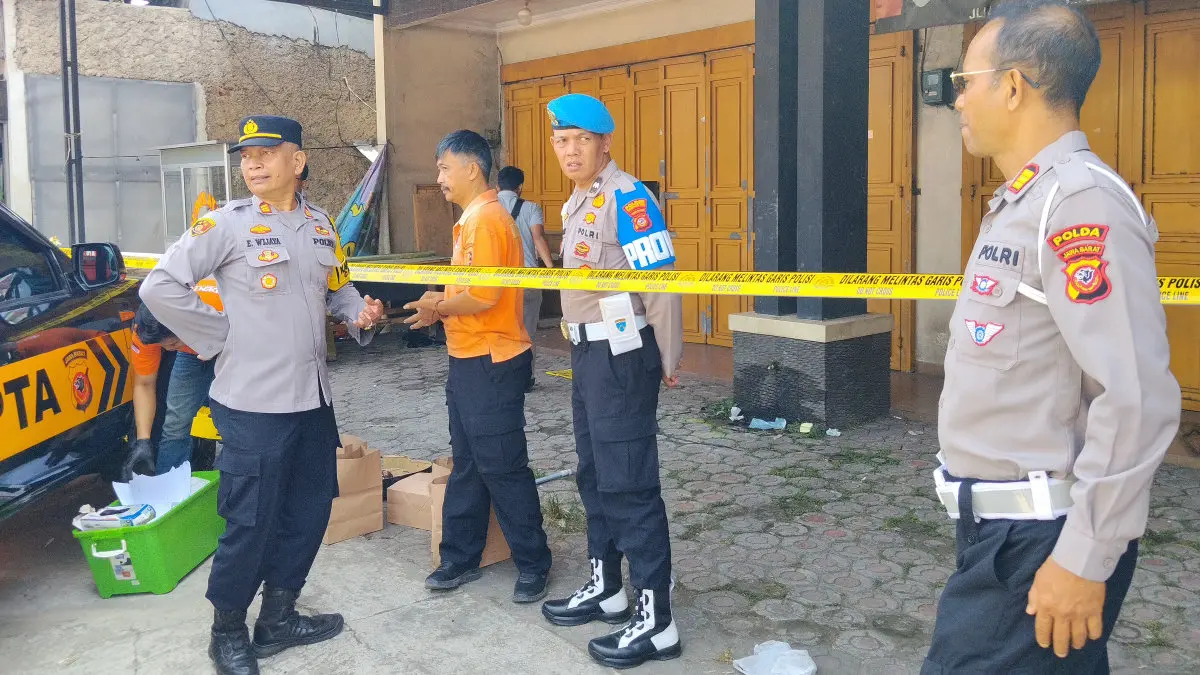 3 Rekan Korban Pria Bertato yang Jenazahnya Tergeletak di Emperan Toko Ciawi Tasikmalaya Diamankan rekan korban pria bertato diamankan