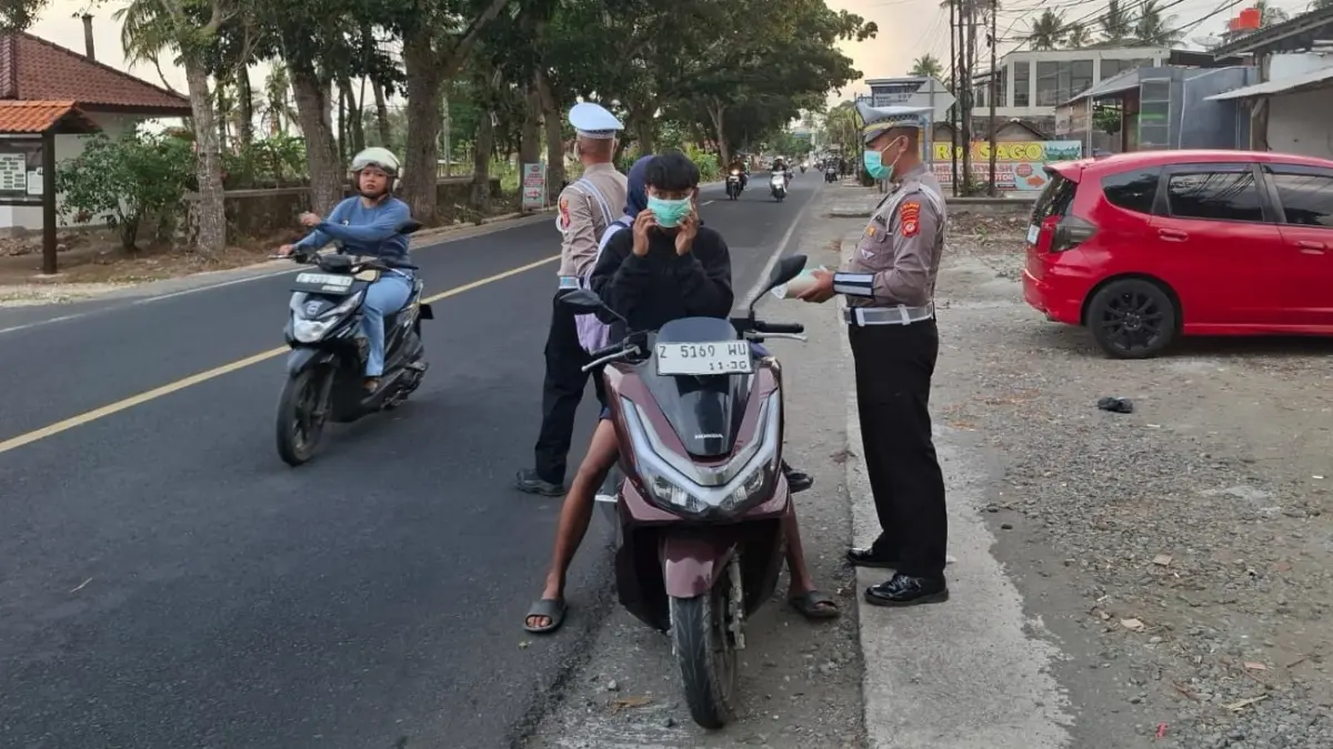 polres pangandaran, pembagian masker