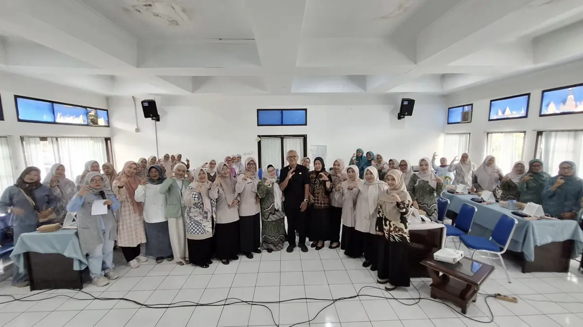 Tingkat Ekonomi, Perempuan Kepala Keluarga di Kabupaten Ciamis Dibekali Keterampilan Tata Rias Pekka ciamis