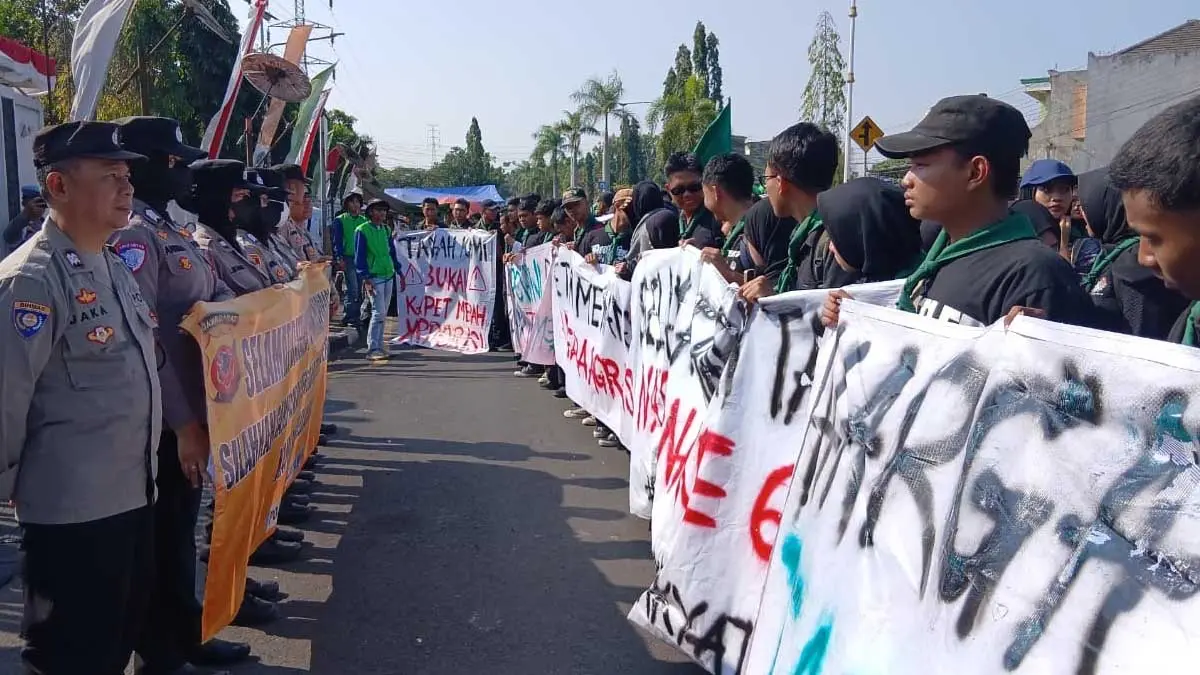 Petani Terhimpit Alih Fungsi Lahan, Mahasiswa Unsil Geruduk Kantor Wali Kota Tasikmalaya Hari Tani Nasional Tasikmalaya