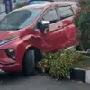 Kecelakaan mobil xpander jalan hz mustofa
