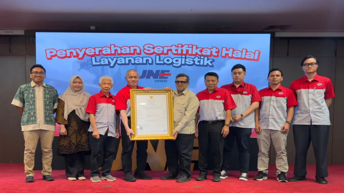 JNE Resmi Pegang Sertifikat Logistik Halal BPJPH