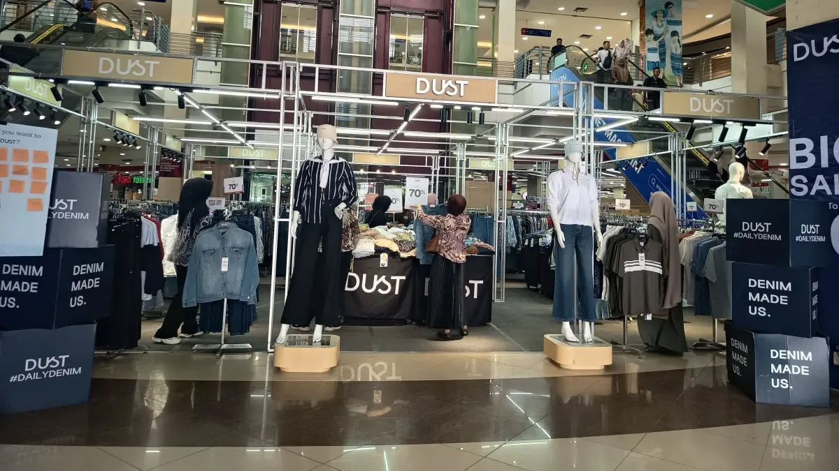 Bazar Dust Plaza Asia Tasikmalaya, Diskon Jeans 70 Persen hingga Harga Rp40 Ribu Jeans Dust Tebar Diskon hingga 80 Persen