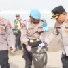 Pantai Barat Dibersihkan Polisi