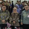 OJK Ingatkan Warga Cermat Berutang