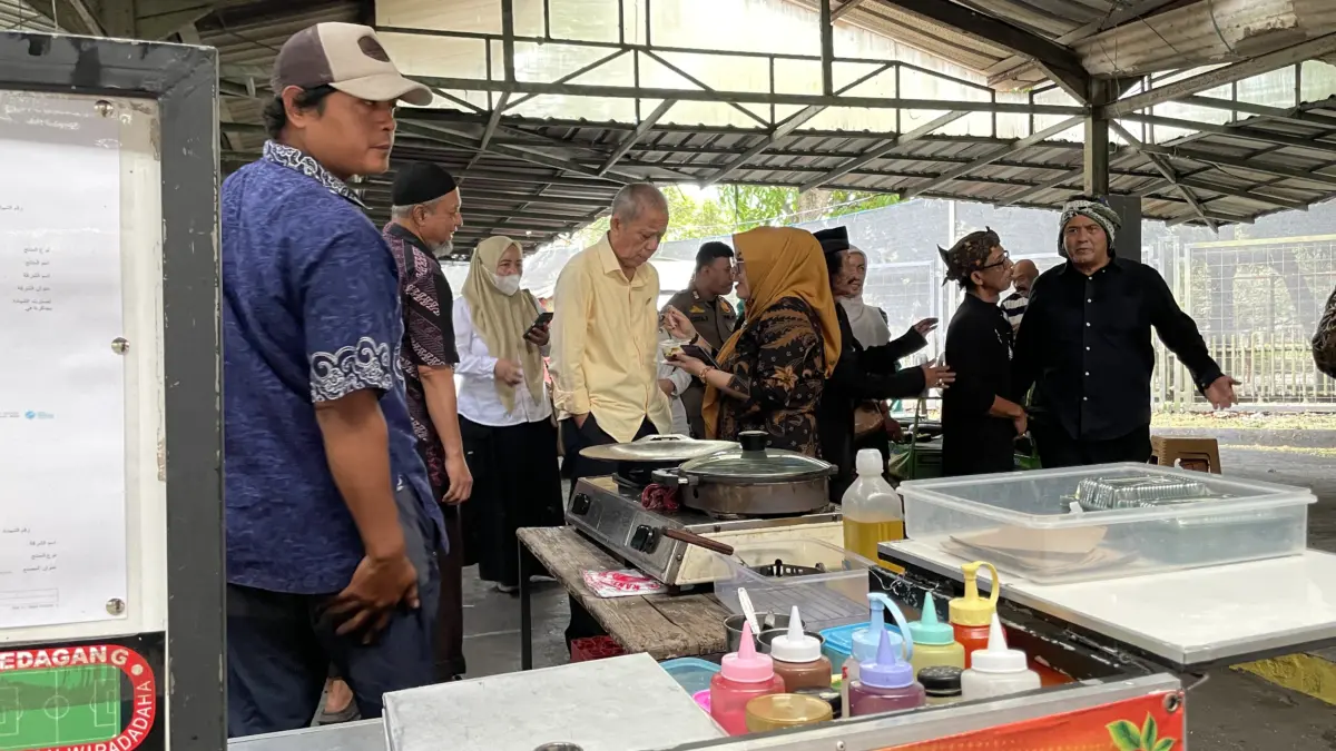 PKL “Putus Kontak” dengan Tim Penataan Dadaha Kota Tasikmalaya Shelter pkl dadaha, tim penataan dadaha kota tasikmalaya