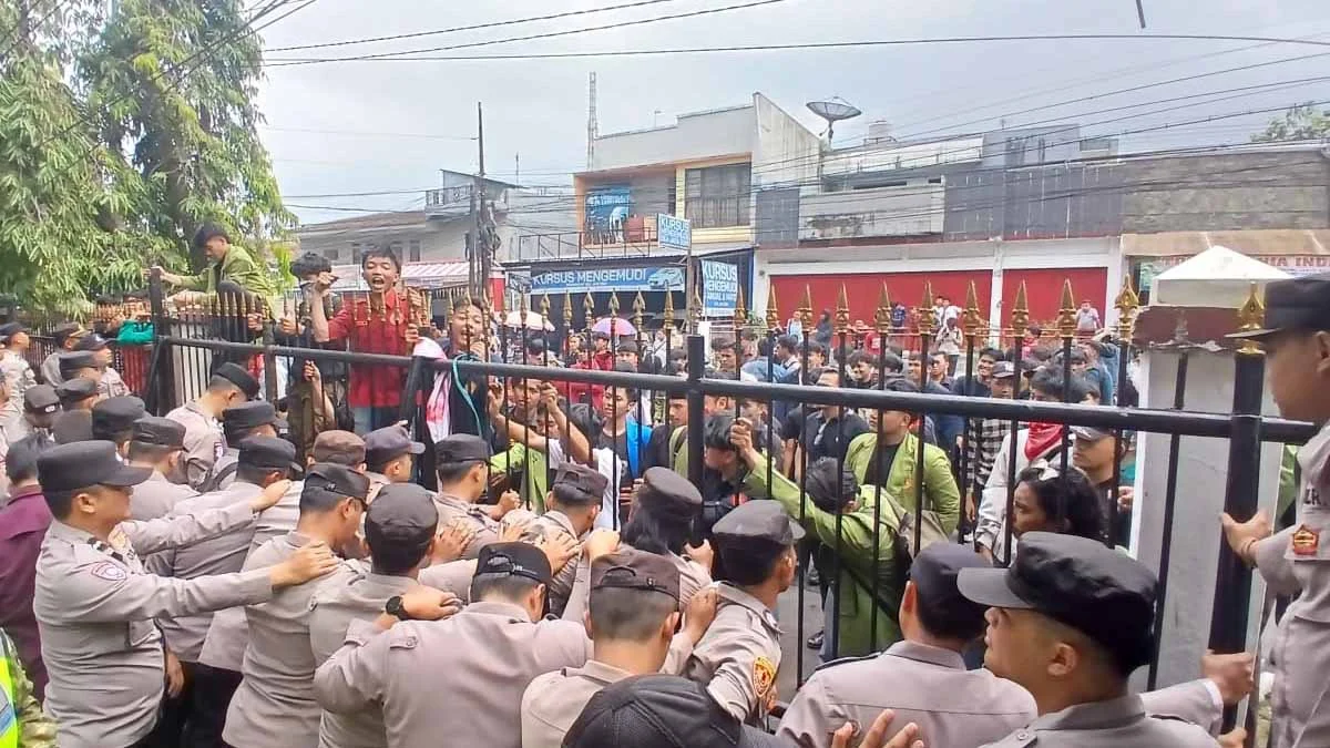 demo di dprd kota tasikmalaya
