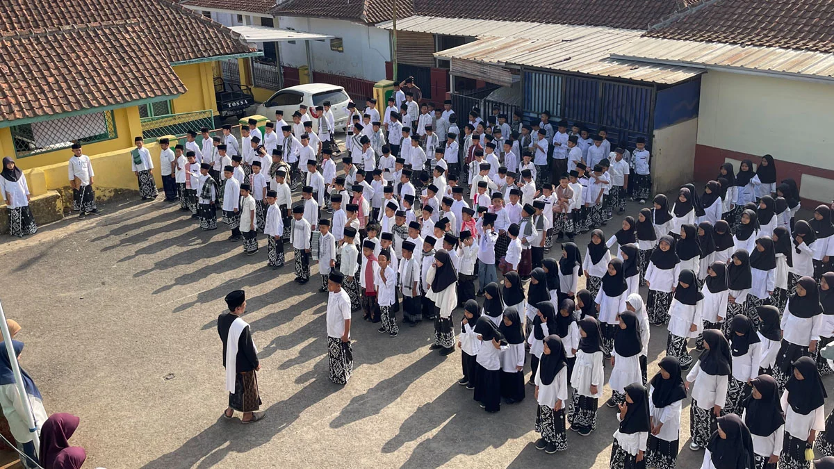 Hari Santri Jadi Momentum SD Islam Al Misbah Perkuat Karakter Siswa sd islam al misbah